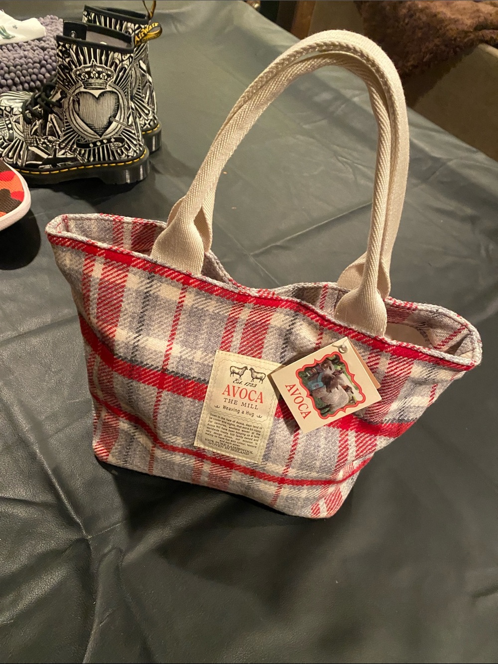 AVOCA 100% pure lambs wool and cotton lining NWT